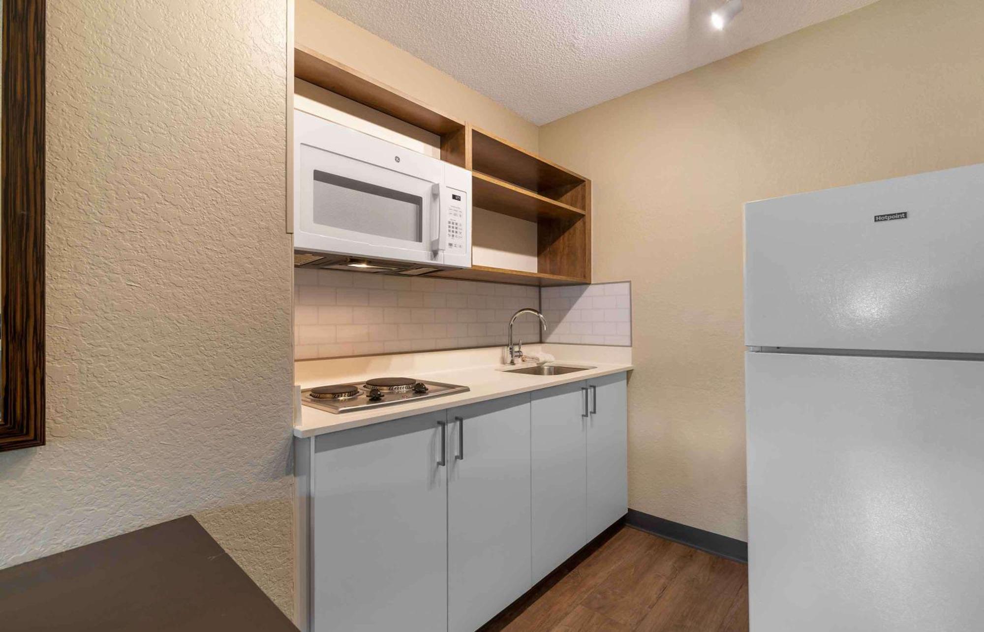 Extended Stay America Premier Suites - Miami - Airport - Doral - 25Th Street Sweetwater Exterior photo